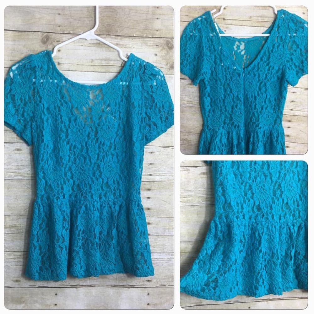 Forever 21 sheer Lace peplum top Back Zipper